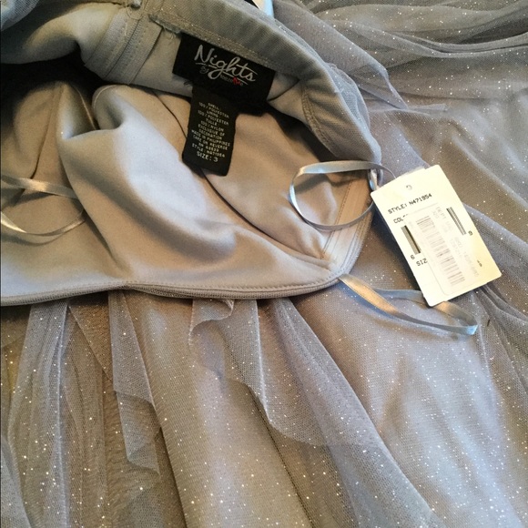 Grey ruffle prom dress - Picture 4 of 8